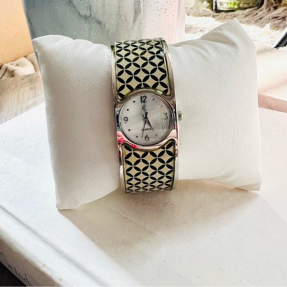 NEW CC Geo Cuff Watch - Picture 2 of 11